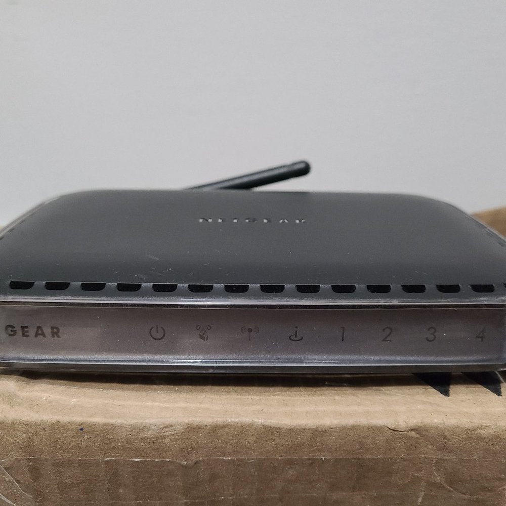 Netgear N150 150 Mbps 4-Port 10/100 Wireless N Router (WNR1000v2)